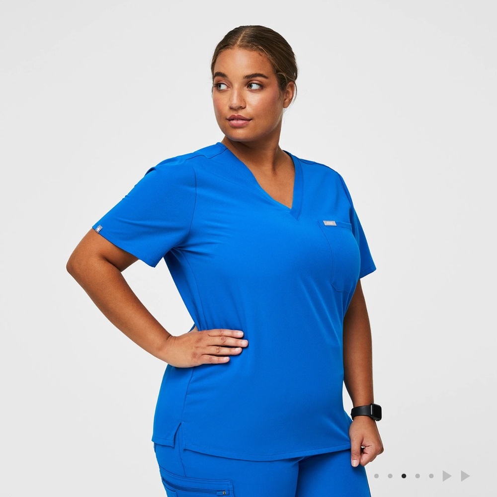 FIGS Technical Collection Scrub Top